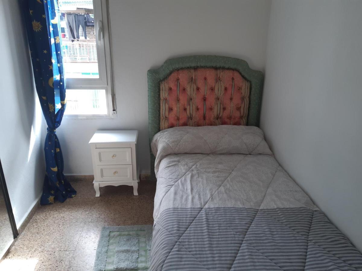 Room In Guest Room - Peaceful Accommodation In Madrid Near Atocha Dış mekan fotoğraf